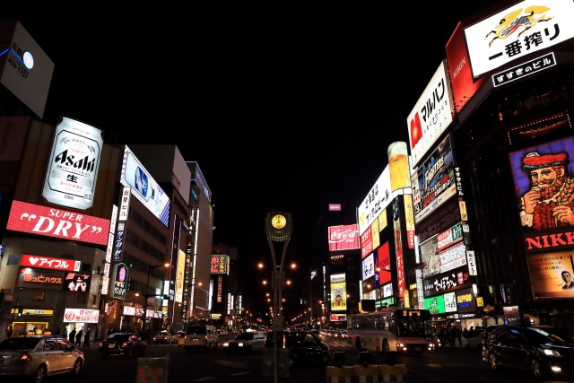 夜は【すすきの】で夜景とディナーを楽しんで