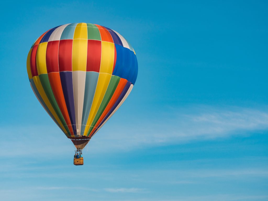 特別な思い出を作ろう。【熱気球】に乗って楽しむ北海道の景色