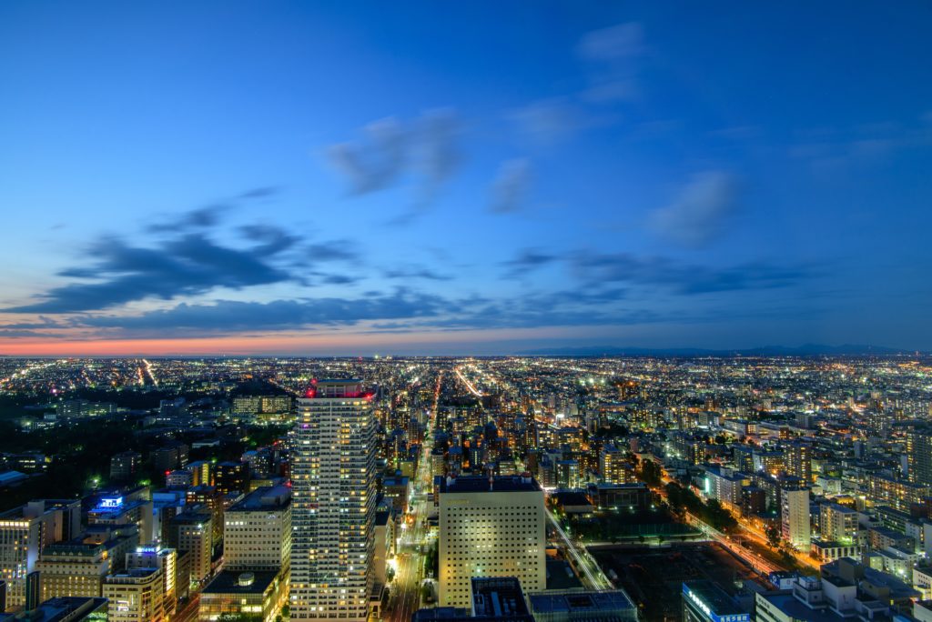 オススメは夜！【藻岩山展望台】で夜景を二人占め！