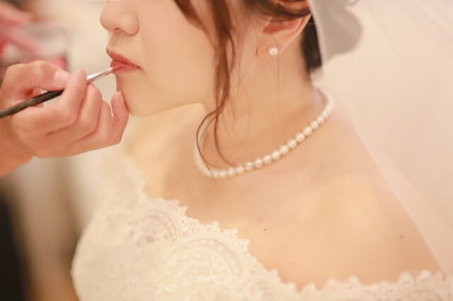 結婚式のヘアセット費用について