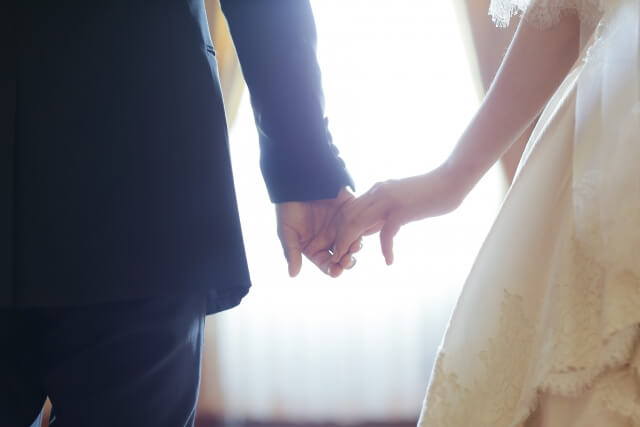 結婚式や披露宴のプラン内のものだけで済ませる