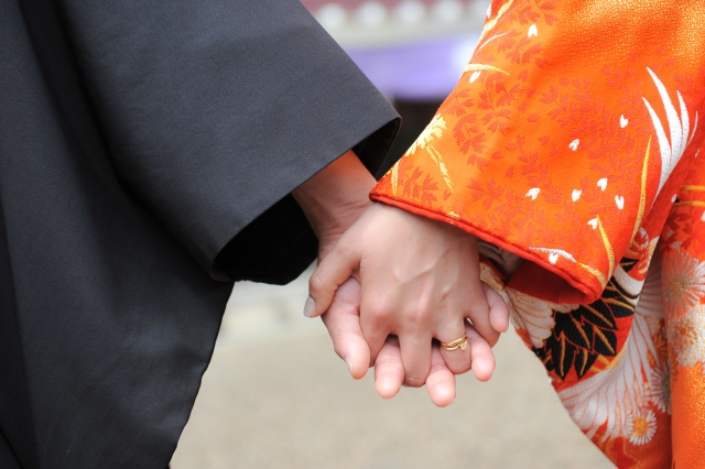 神前式をより輝かせる！和装選びと演出のポイント